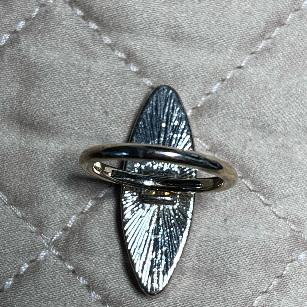 WHITE STONE RING SIZE 6.5 - Picture 5 of 5